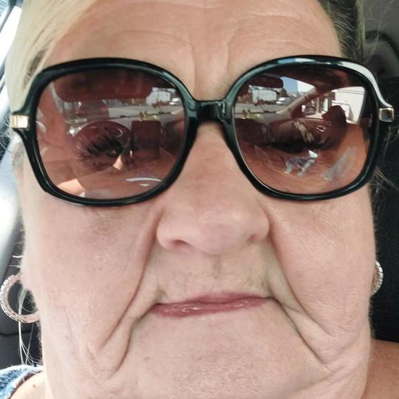 Meet your Posher, Ruth - Picture 1 of 1